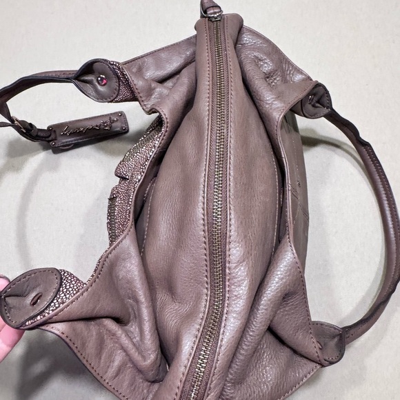 B. Makowsky Brown Leather Shoulder Bag with Slouchy Silhouette - Picture 6 of 12